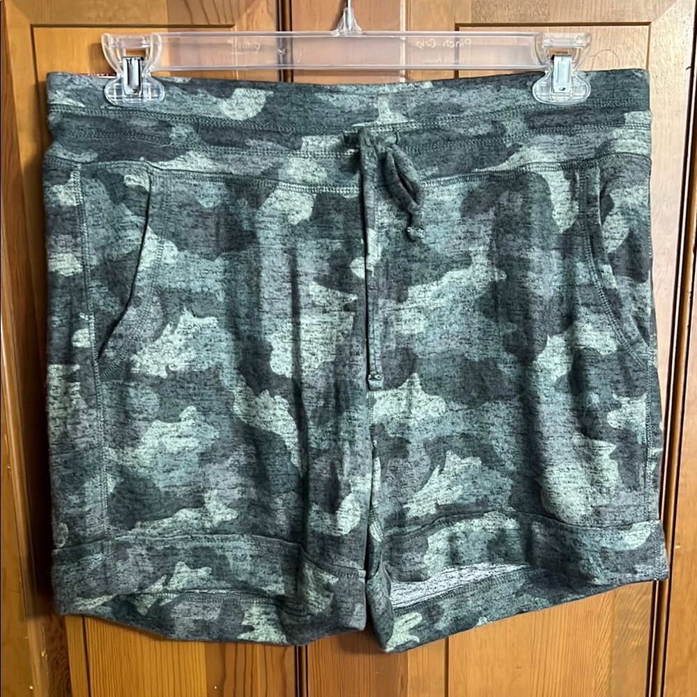Active Life Missy Super Brushed Hacci Green Camouflage Shorts